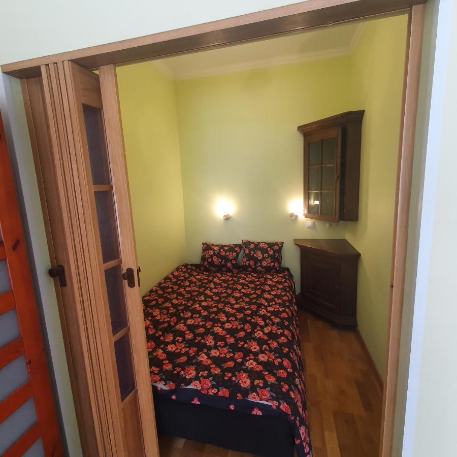 Apartment Hot Ernestines Iela 7-1 Enjoy The Feel Of And History! Riga